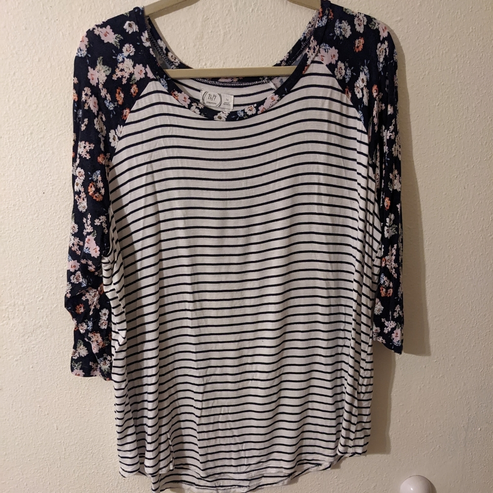 Women's Plus Size 1 Maurices Black & White Striped Long Tee with Floral Sleeves